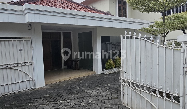 Rumah Di Area Strategis. Dekat Kantor, Resto Cocok Utk Investssi