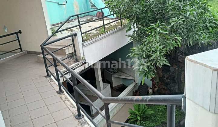 Rumah 2 Lantai Bagus Murah dan Siap Dihuni 2