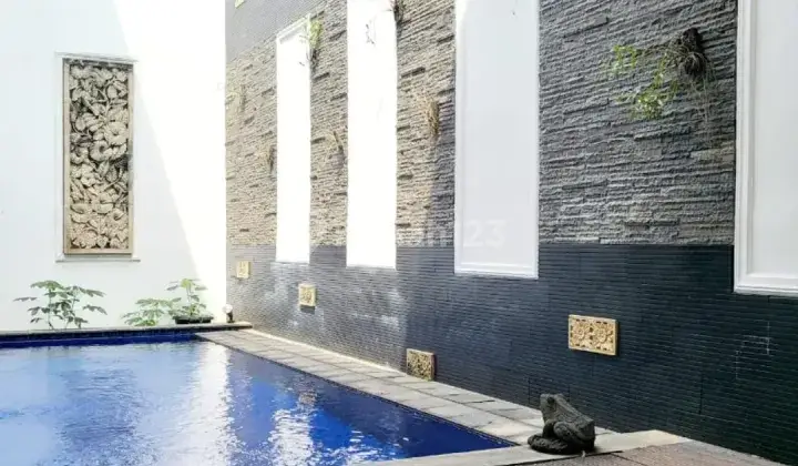 Rumah 2 Lantai Ada Kolam Renang dekat ITC BSD dan Sekolah Al Azhar 2