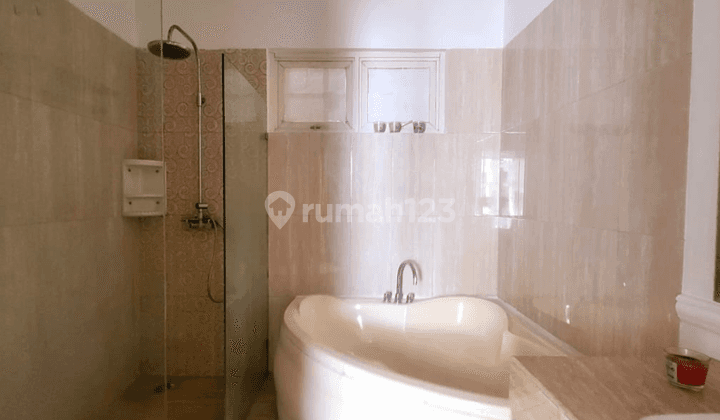 Rumah 2 Lantai Ada Kolam Renang dekat ITC BSD dan Sekolah Al Azhar 6
