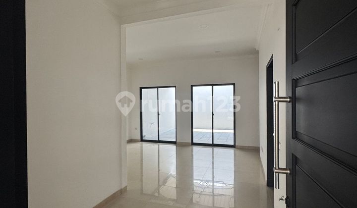 Beautiful Modern Minimalist House in Vill Melati Mas. 15 Minutes to Aeon Mall BSD. 2