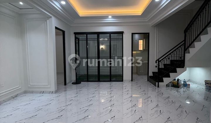 Rumah Bsd Full Renovasi 2 Lantai Cantik. Dekat ke Toll Rawa Buntu