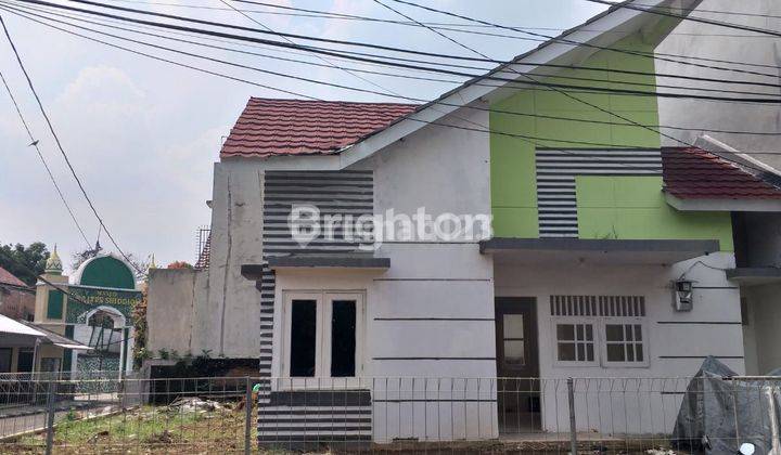 RUMAH SECONDARY BANGUNAN ORIGINAL BARU SELESAI RENOVASI 1