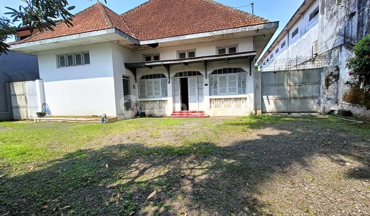 Butuh Cepat Laku Bulan Ini! Rumah Kolonial Belanda 1 Lantai Hitung Tanah Dekat Sekolah & Mall