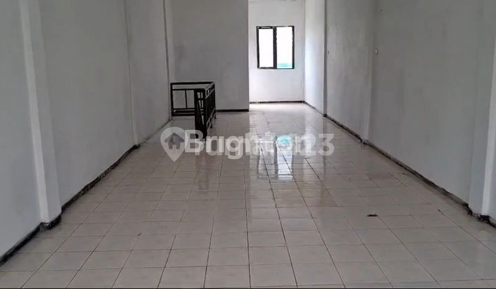 Just 5 Minutes to Muhammadiyah University of Malang & Unisma‼️ 3-Story Shophouse in a Highly Strategic Location, Zero Distance to Tlogomas Main Road. 2