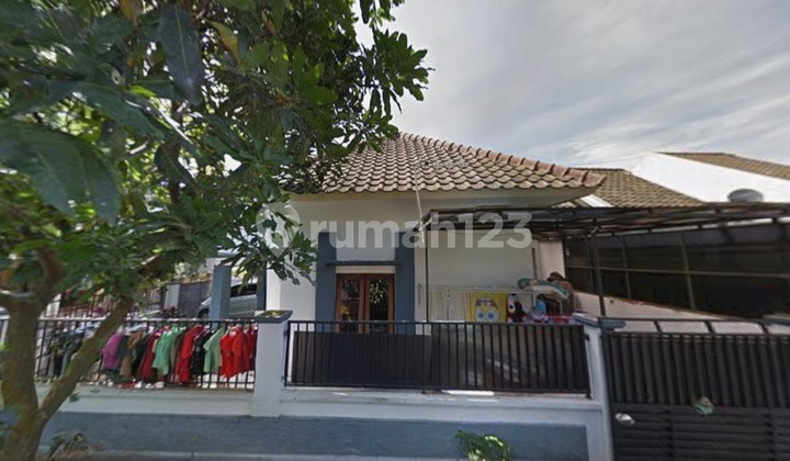 Rumah 2 Lantai Siap Huni Hanya 5 Menit ke Universitas Brawijaya & Sekolah Hwa Ind