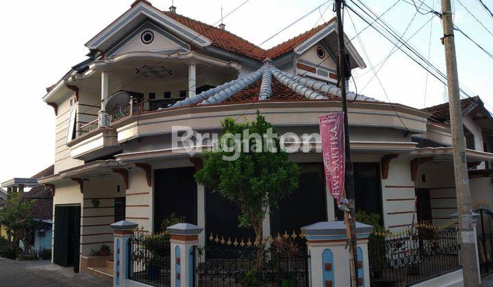 RUMAH VILLA 2 TINGKAT DI JL DEWI SARTIKA BATU 1