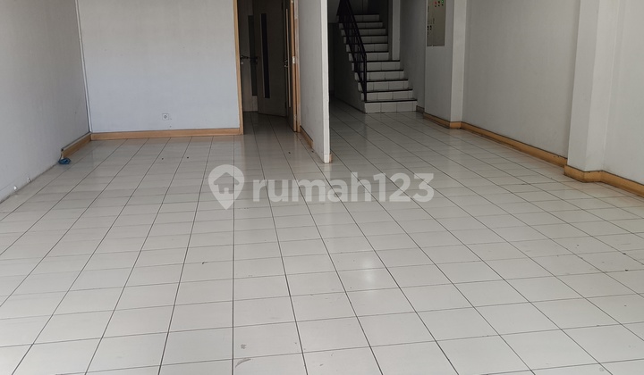 2-Story Shophouse in Batu City Center, Perfect for All Businesses 2