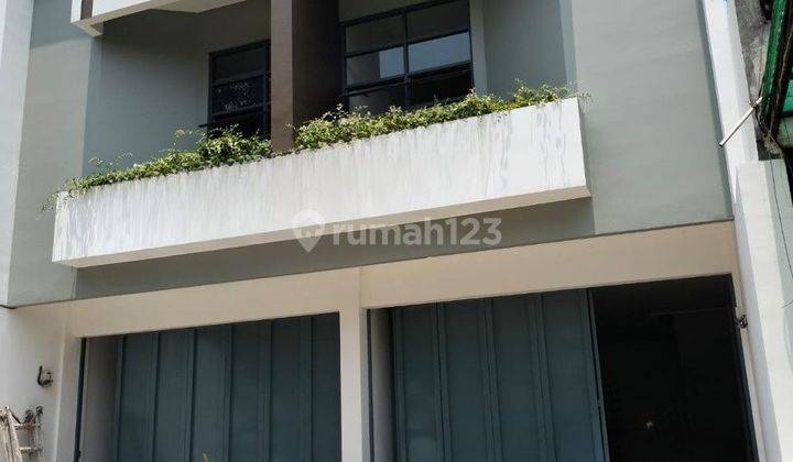 Dijual ruko baru 2,5 lantai dijalan utama antapani  1