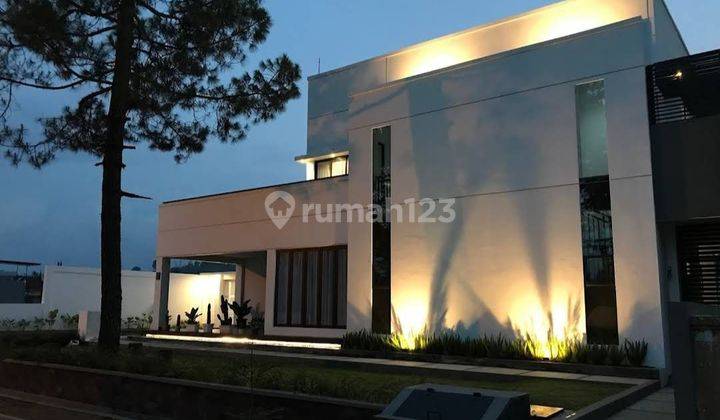 Rumah luas arsitektur modern dekat upi Setiabudi sersan bajuri 1