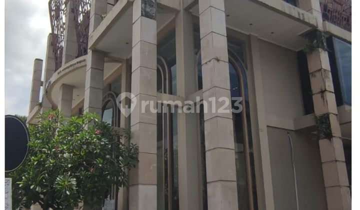 Premium 3-Storey Shop House in Kuta, Badung – Bali, Well-Maintained and Nice