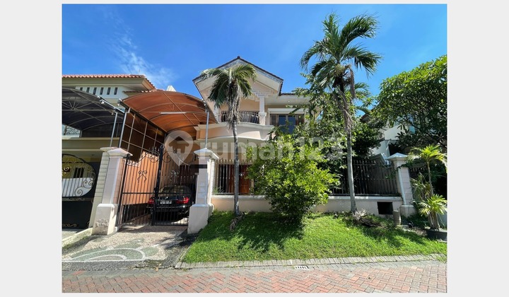 Nice and Strategic House in Graha Family Elite Housing, Surabaya