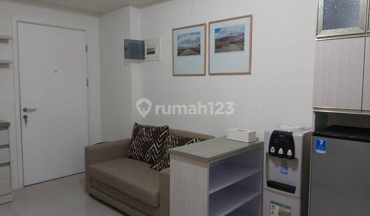 Disewakan Unit 2BR View Kolam Renang Apartemen Parahyangan Residence 1