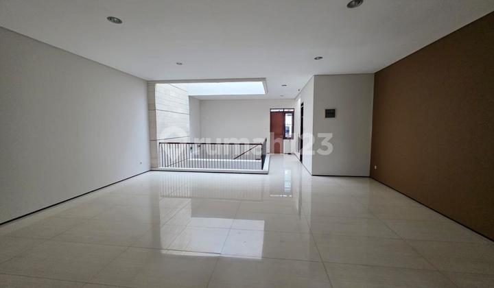 Rumah Mewah Siap Huni di Pusat Kota Cihampelas 2