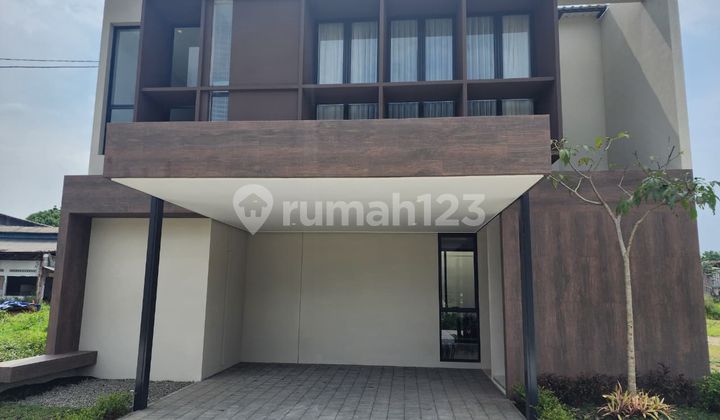 2-Story Unfurnished House in Lynn Parc Residence