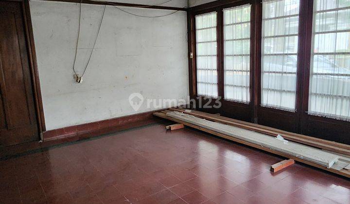 Dijual Rumah Heritage B Hitung Tanah Strategis di Mainroad Cipaganti Bandung 1