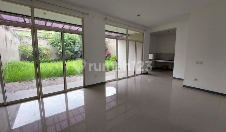 Rumah 2 Lantai di  Mayang Sunda Kota Baru Parahyangan KBP dekat Tol dan Whoosh