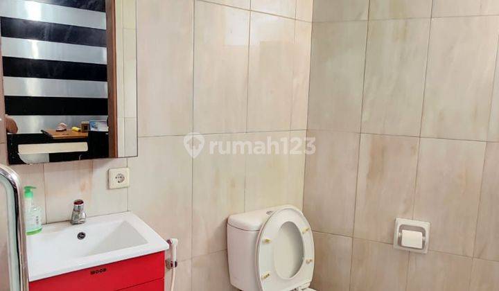 Ruang Usaha Strategis Cocok Untuk Kantor di Surya Sumantri 2