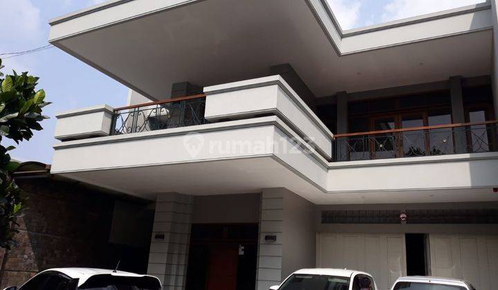 Rumah Mewah di Mainroad Setiabudi Dekat Tempat Wisata Dan Kampus 1