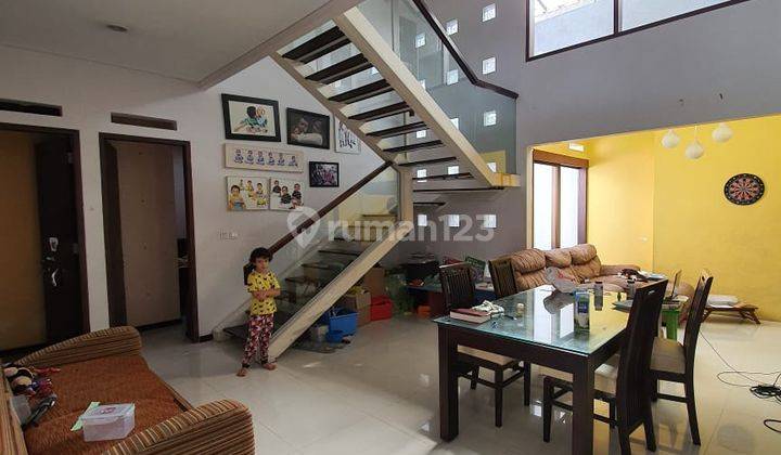 Rumah Bagus Lingkungan Asri di Sayap Riau , Bandung 3