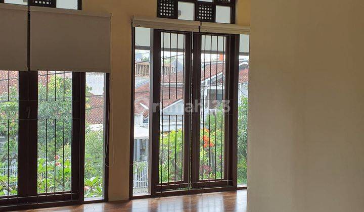Rumah Bagus Lingkungan Asri di Sayap Riau , Bandung 11