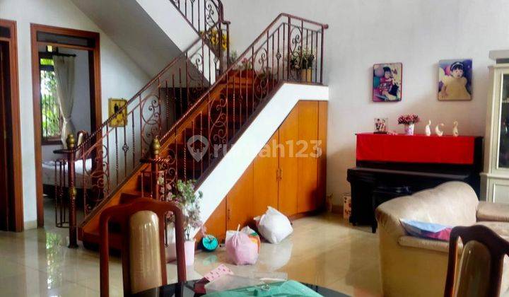 Rumah Megah Strategis di Sayap Riau, Kota Bandung 4