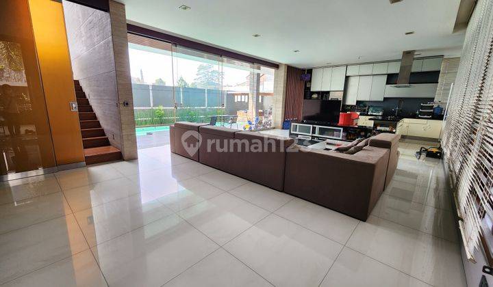 Rumah Minimalis 2 Lantai Ada Kolam Renang di Setra Duta Bandung 1