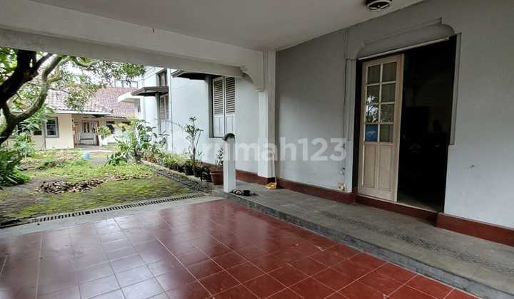 Sewa Ruang Usaha Luas Bangunan Heritage di Mainroad Riau Bandung Sewa Ruang Usaha Luas Bangunan Heritage di Mainroad Riau Bandung