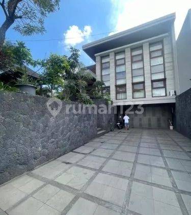 Rumah Dengan Ruang Office Siap Pakai di Setrasari Bandung 1