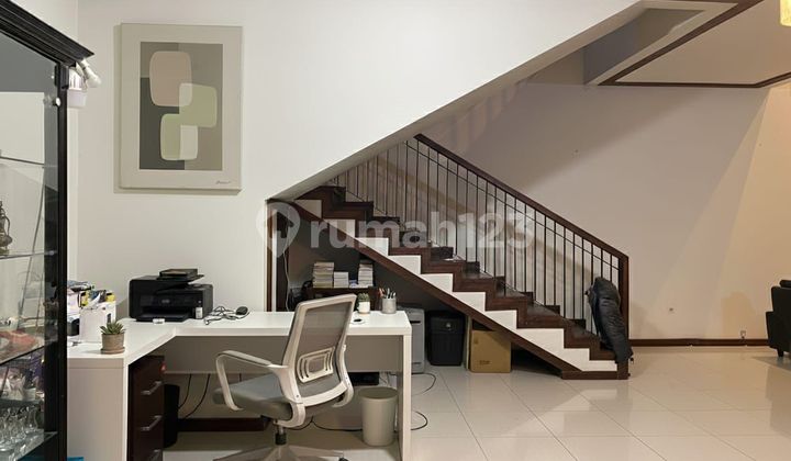 Turun Harga Rumah 3 Lantai Minimalis di Setraduta Pasteur Bandung Turun Harga Rumah 3 Lantai Minimalis di Setraduta Pasteur Bandung