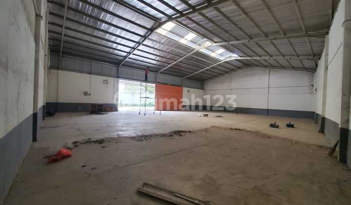 Gudang Luas Akses Tronton Siap Pakai Di Sayap Soekarno Hatta