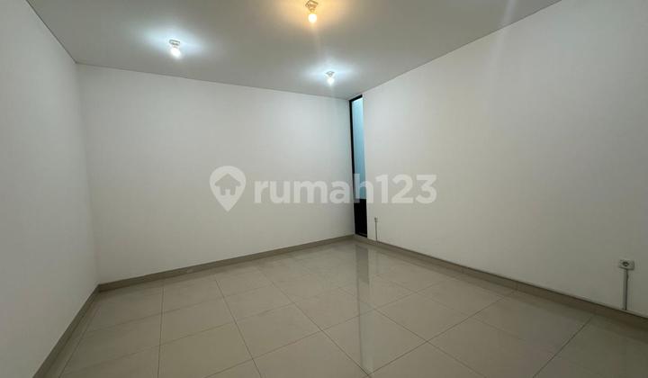 Rumah Modern Luas di Pasirsalam, Kota Bandung 2