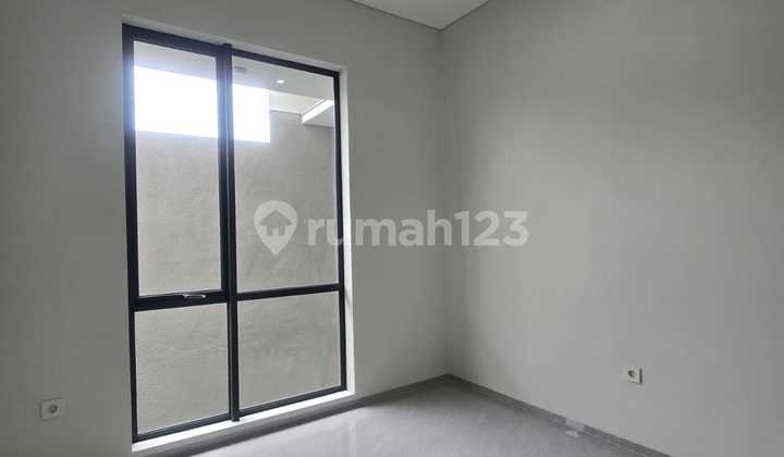 New Modern Ready-to-Occupy House in Setraduta Grande 2