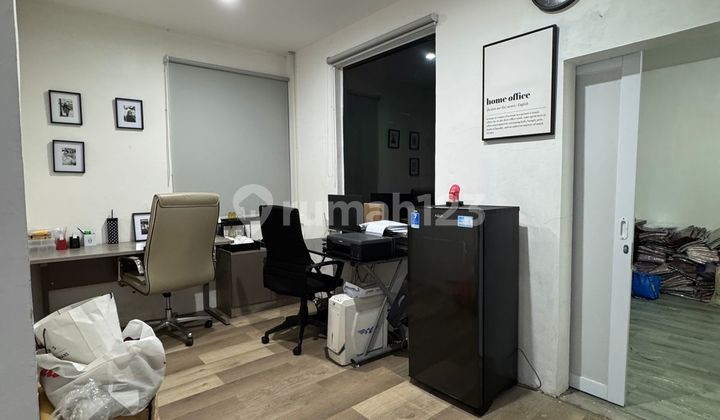 Rumah Mewah Luas Ex Konveksi di Komplek Pharmindo 2