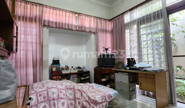 Well-Maintained 1-Story Semi-Furnished House in City Center, Garuda, Bandung 2