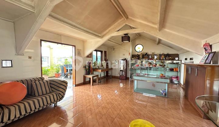 Rumah 3 Lantai Terawat Posisi Hook di Batununggal, Kota Bandung