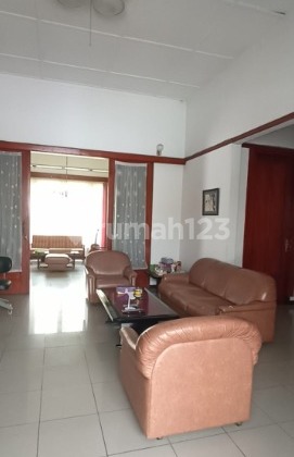 Spacious Well-Maintained House in the Heart of Bandung City, Gatsu Wing. 2