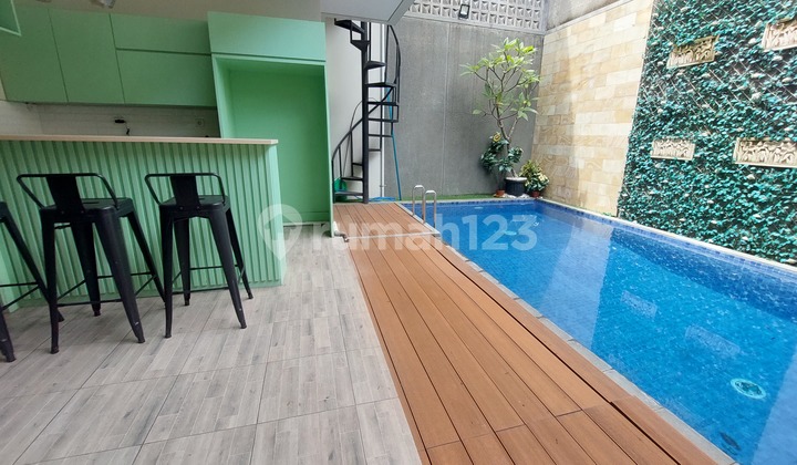 Harga di Bawah Appraisal Bank Rumah 2 Lantai ada Kolam Renang di KBP 