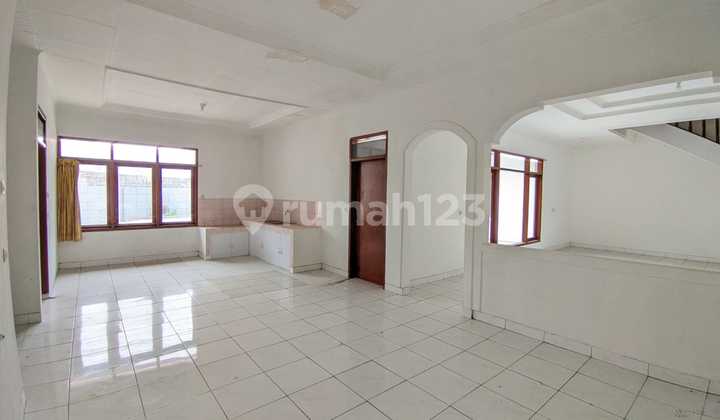 Ruang Usaha 2 Lantai Bisa Untuk Gudang/Rumah Di Kopo Katapang