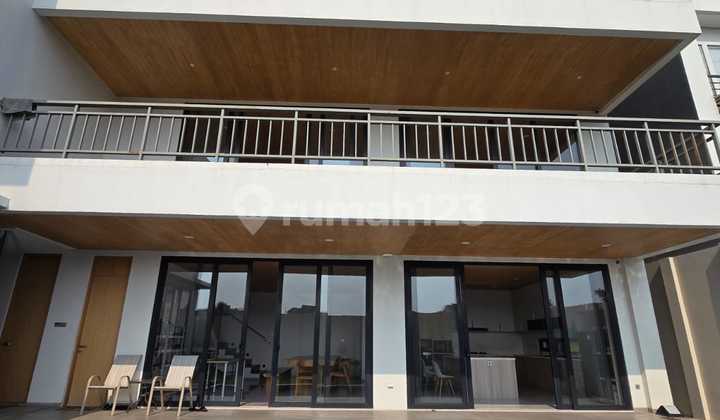 Rumah Baru Good View Bonus Furniture di Mainroad Setraduta