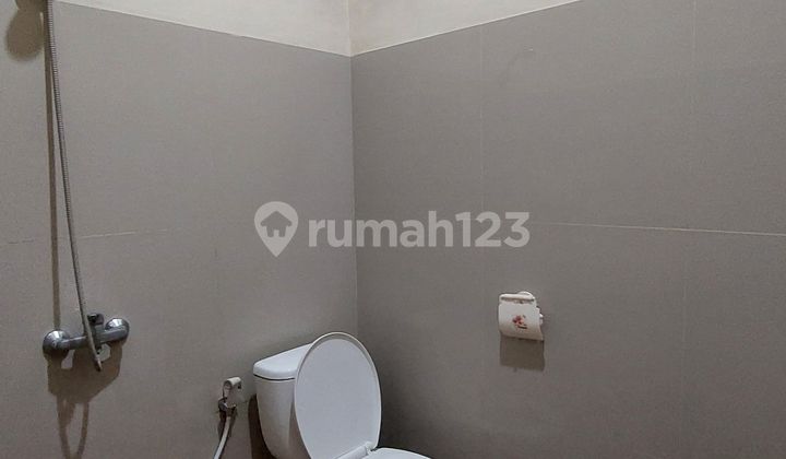 Semi-Furnished 2-Story House in Taman Kopo Indah, Bandung 2