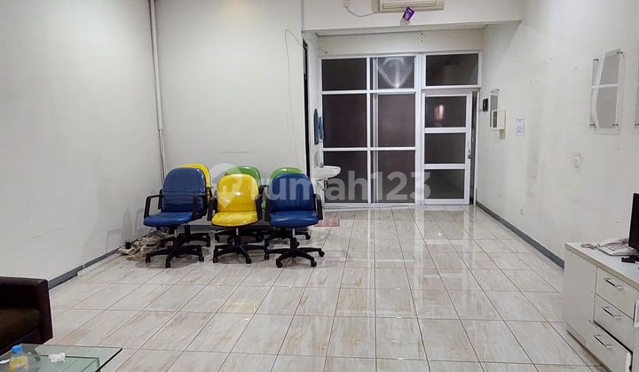 Good Ruko 2.5 Floors Ready to Use in Kota Baru Parahyangan Good Ruko 2.5 Floors Ready to Use in Kota Baru Parahyangan