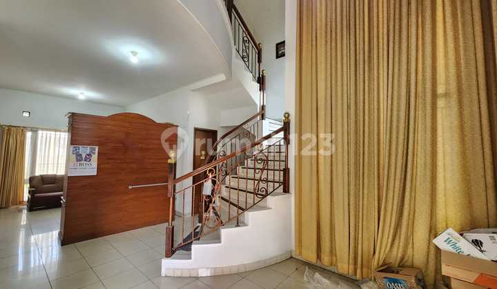 Rumah 2 Lantai Terawat di Kawasan Batununggal Bandung Rumah 2 Lantai Terawat di Kawasan Batununggal Bandung