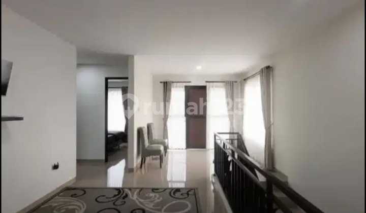 Rumah Mewah Hook Ada Kolam Renang di Setiabudi Regency Rumah Mewah Hook Ada Kolam Renang di Setiabudi Regency