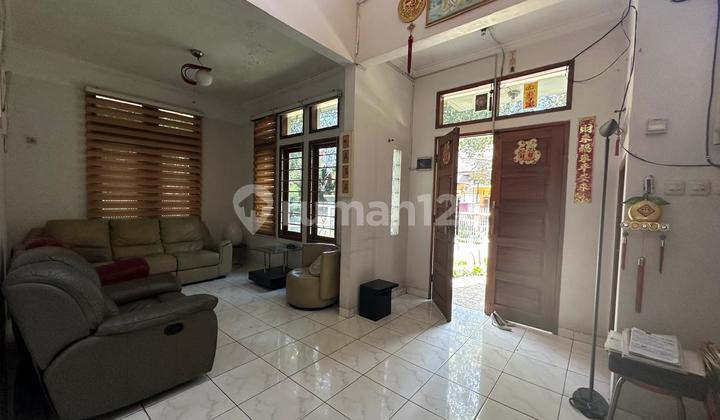 Rumah 3 Lantai Terawat Posisi Hook di Batununggal, Kota Bandung 2
