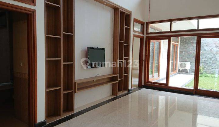 Rumah Bagus Semi Furnish 2 Lantai di Setra Duta Dago Bandung 2