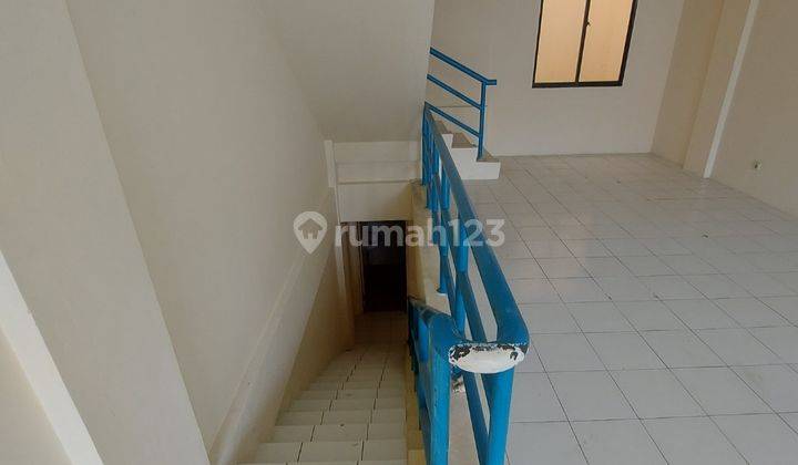 Ruko siap pakai 4.5x12m2 bagus 3 lantai HGB 6