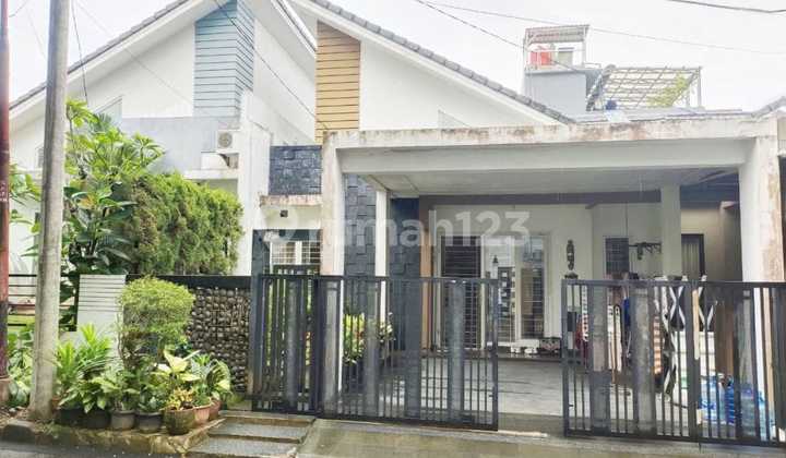 Rumah Rapi Terawat Dgn Lokasi Strategis