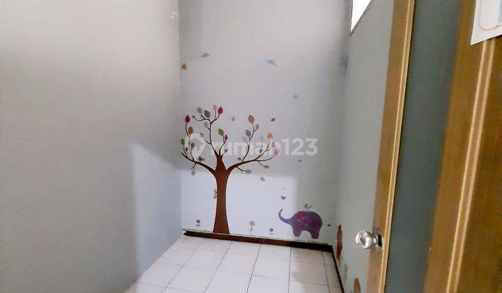 Rumah Strategis .. Lokasi Selangkah Ke Sekolah, Pasar Modern Dan Mal Sms 10