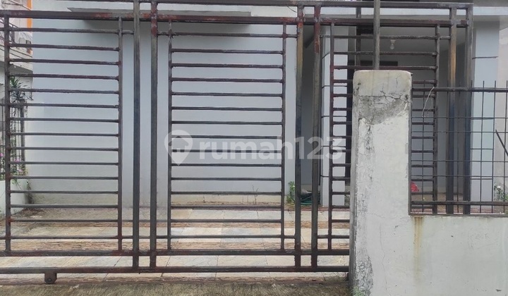 Dijual rumah strategis daerah bugel karawaci Dijual rumah strategis daerah bugel karawaci